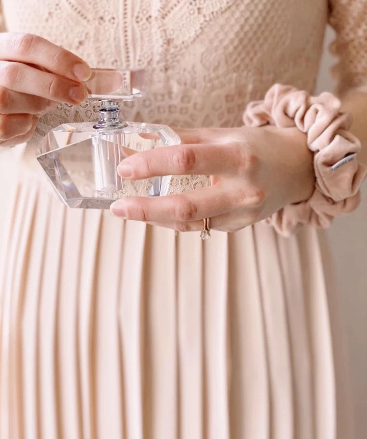 NATURAL VELVET BLUSH SCRUNCHIE - CLASSIC